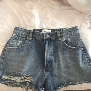Rolla’s size 27 high waisted denim short